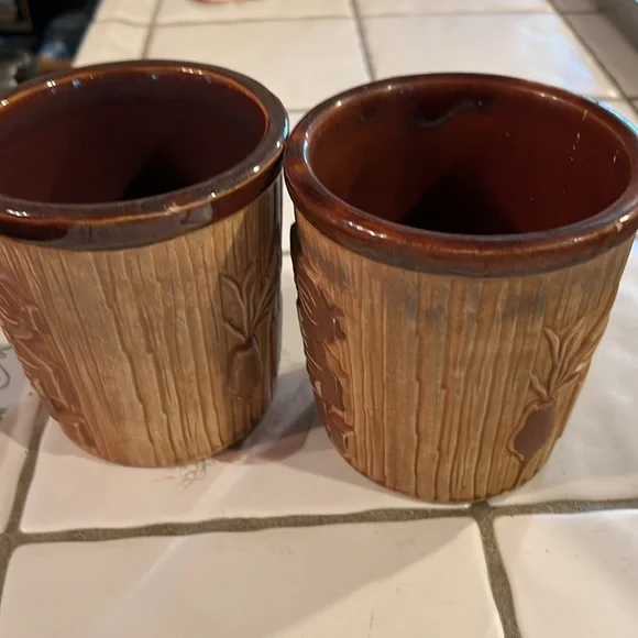 Tiki ceramic mugs vintage set of 4. Some small chips
